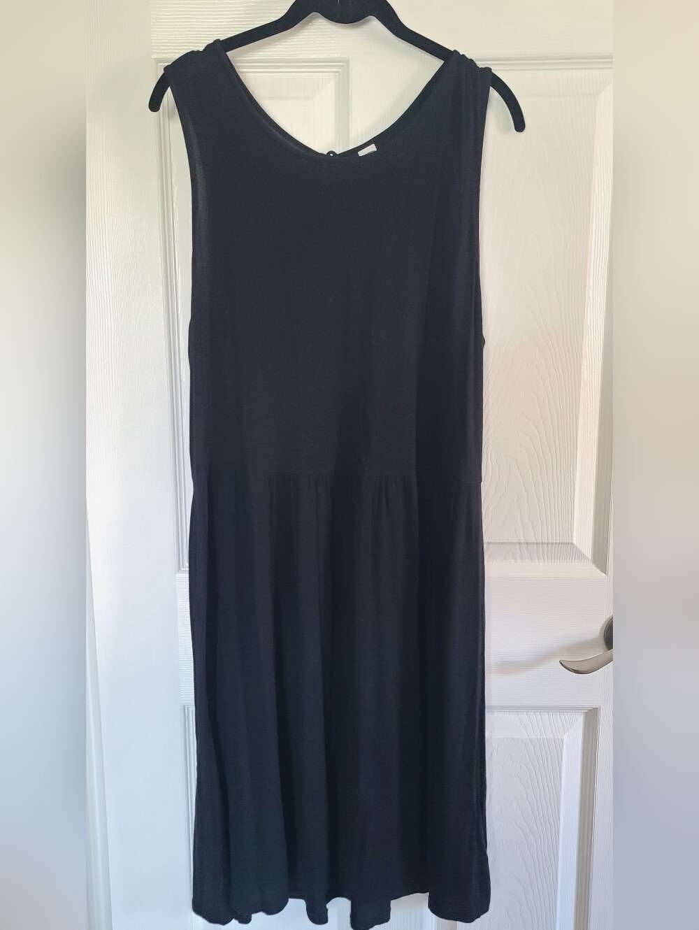 Old Navy Black Knee-Length Tie-Back Dress